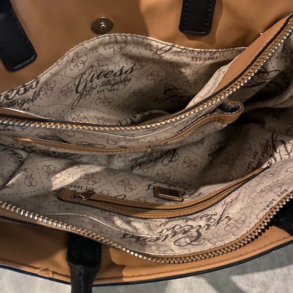 Guess Tricolor Purse in Black, White, and Tan - Picture 6 of 6